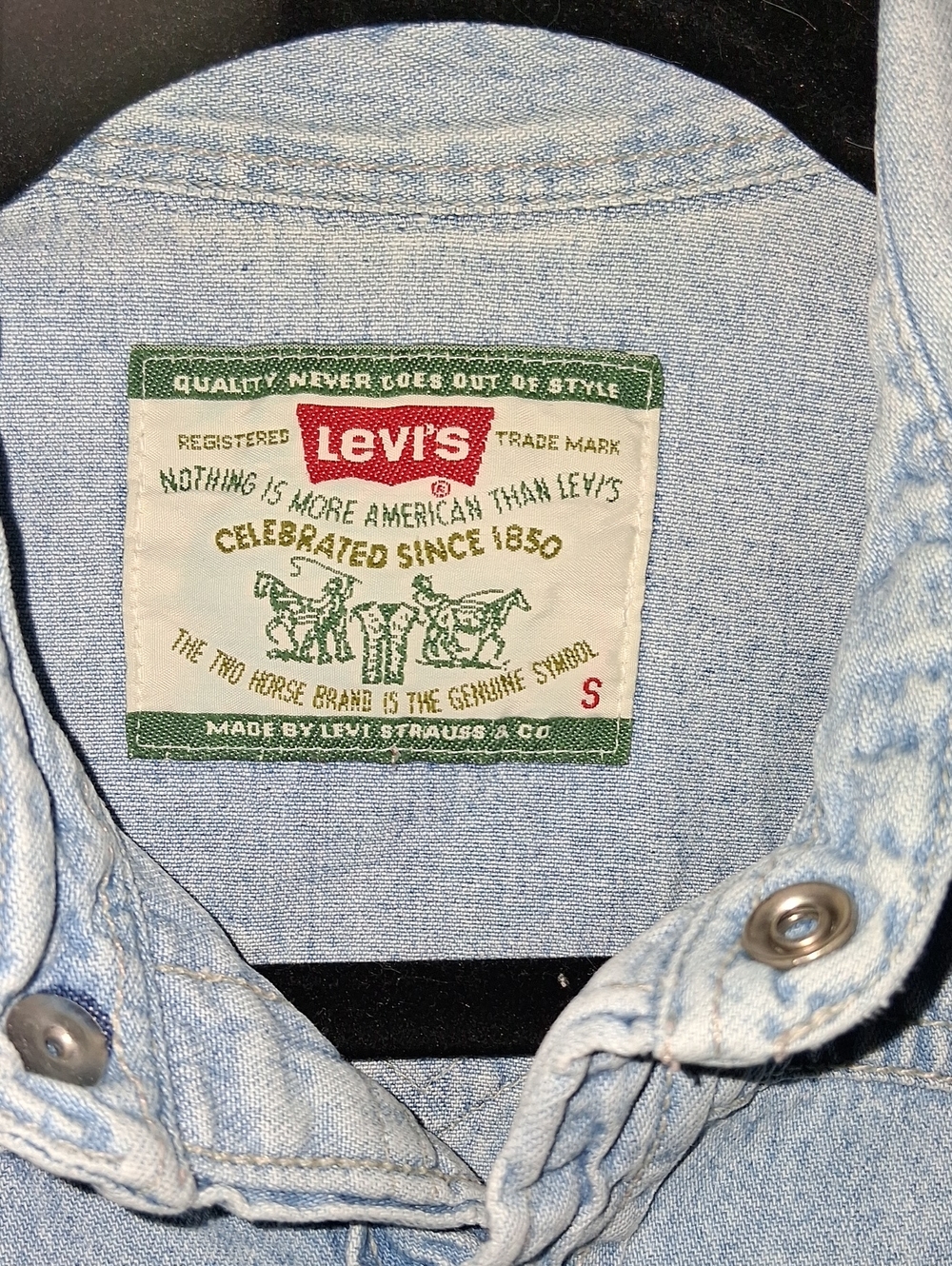 🎉2/$13 Vintage Levi's Light Blue Denim Shirt Jacket - Picture 2 of 5